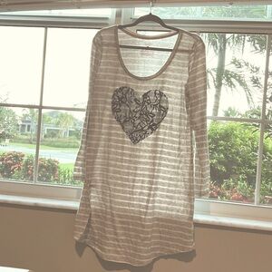 Soft long sleeve VS night shirt, never worn